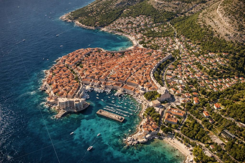 explorez la carte de dubrovnik pour connaître ses coordonnées exactes, la latitude, la longitude et bien plus encore pour préparer votre visite.